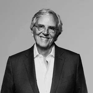 عکس پرفیومر کارلوس بنایم