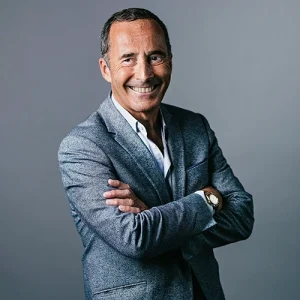 عکس پرفیومر Olivier Cresp